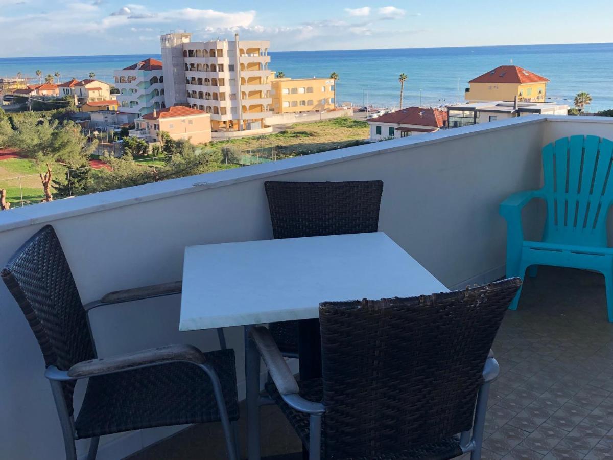 Attico Tacito Apartment Ventimiglia Exterior foto